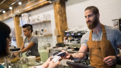 การบริการและการท่องเที่ยว